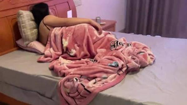 爸妈吵架离婚兽性大发的儿子把亲妈操喷